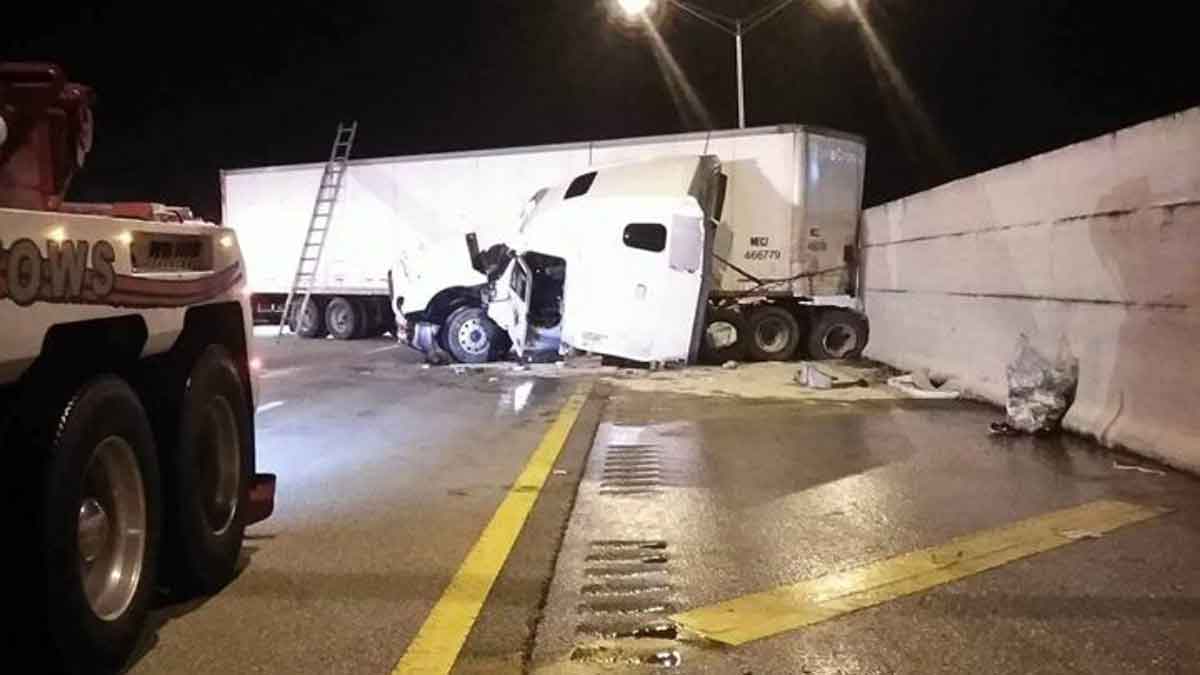 Heavy Duty Truck Recovery Palm Beach County